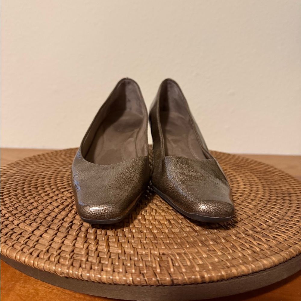 AEROSOLES‎ Cheerful Pumps Shimmering Brown Heels - Picture 2 of 8